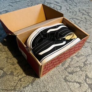 Vans Sk8 shoes in size 7